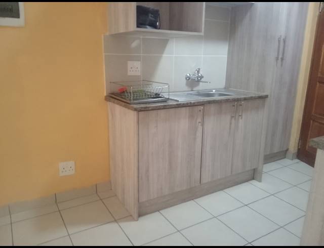 2 BEDROOM APARTMENT FOR SALE IN POMONA